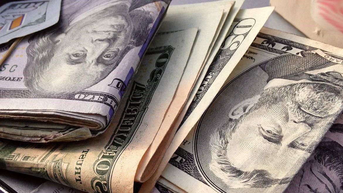 фразове дієслово pay